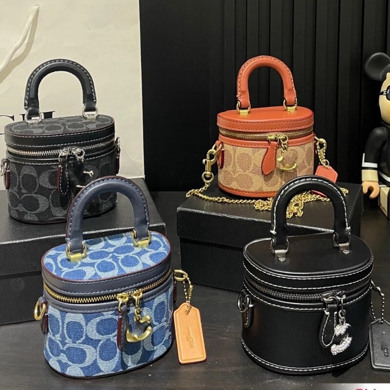 Coach New Women's Bag Trail Mini Denim Box Bag Single Shoulder Crossbody Small Bag Chain Handbag Makeup Bag Coach New Women's Bag Trail Mini Denim Box Bag Single Shoulder Crossbody Small Bag Chain Handbag Makeup Bag