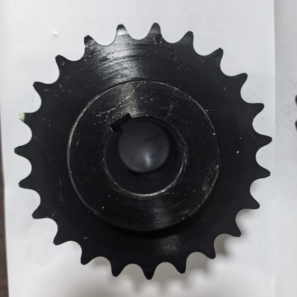Sprocket manufacturer has a large stock of 45 steel A3 high-precision finished hole sprockets in various specifications, high-frequency hardened and blackened