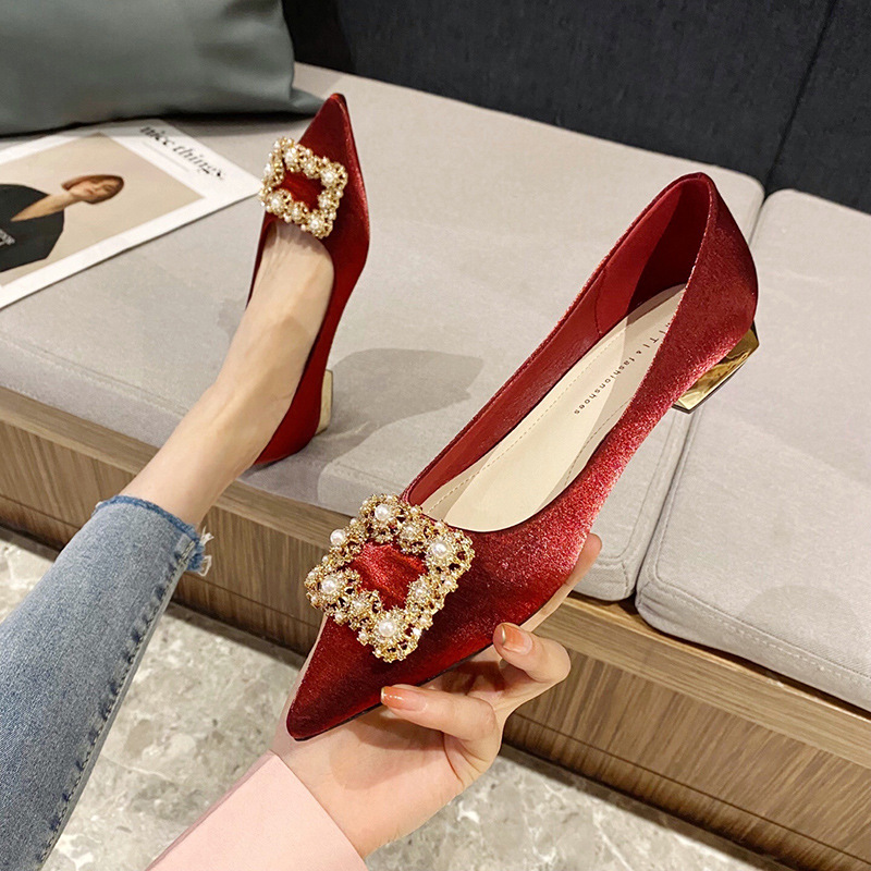 222-17 新娘鞋方扣红色尖头平跟单鞋女浅口舒适孕妇结婚鞋