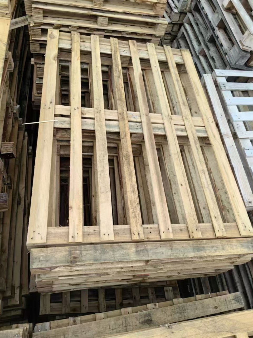 湖南厂家一次性木托盘1100*1000mm/1200*1000mm/1050*1300mm