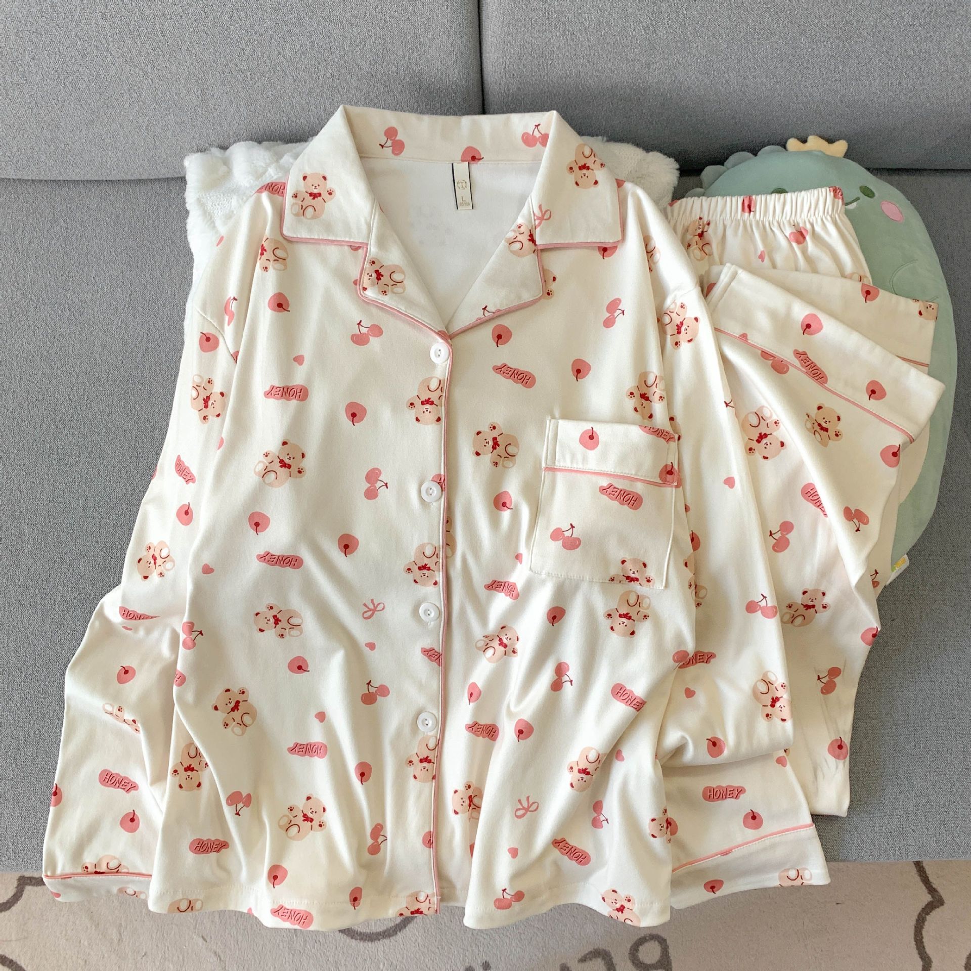 Al por mayor transfronterizo pijamas calientes de terciopelo mujeres otoño invierno cardigan con solapas dibujos animados pantalones de manga larga ropa doméstica al por mayor transfronterizo