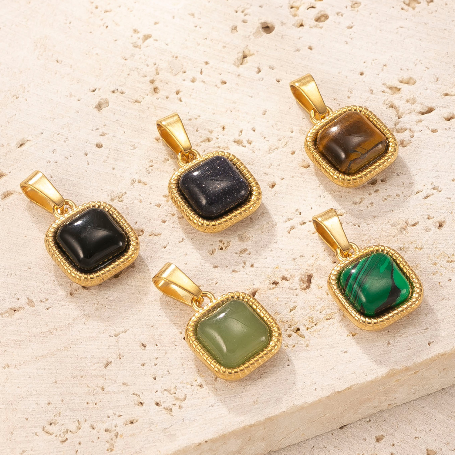 Colgante único Estilo europeo y americano Joyería de acero inoxidable Collar de piedra natural con incrustaciones cuadradas Accesorios de bricolaje de moda fábrica