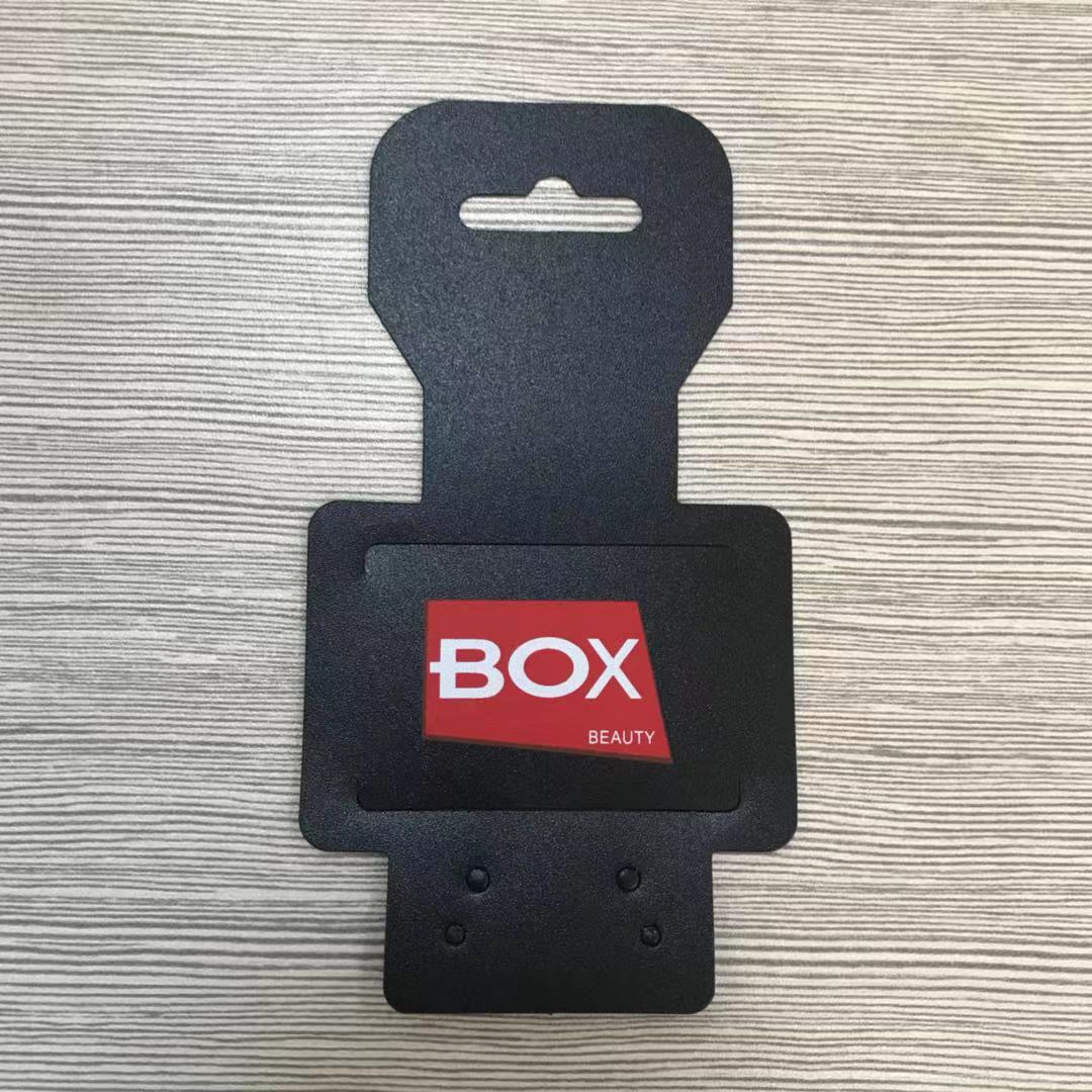 供应梳子挂卡按摩气垫梳磨砂卡片彩印PP塑料卡片塑料吊牌五金吊卡