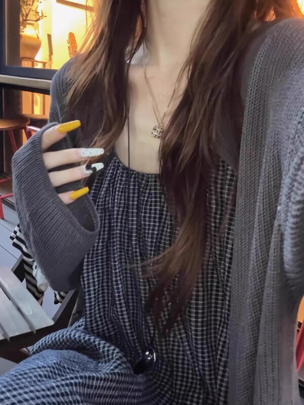法式气质格子吊带连衣裙女夏季大码胖mm松弛感慵懒好看长裙子套装|undefined