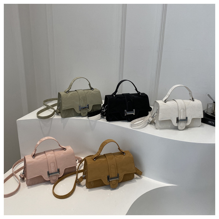 2024 New style women's trendy, fashionable and high-quality single-shoulder handbag, autumn commuting crossbody small square bag undefined