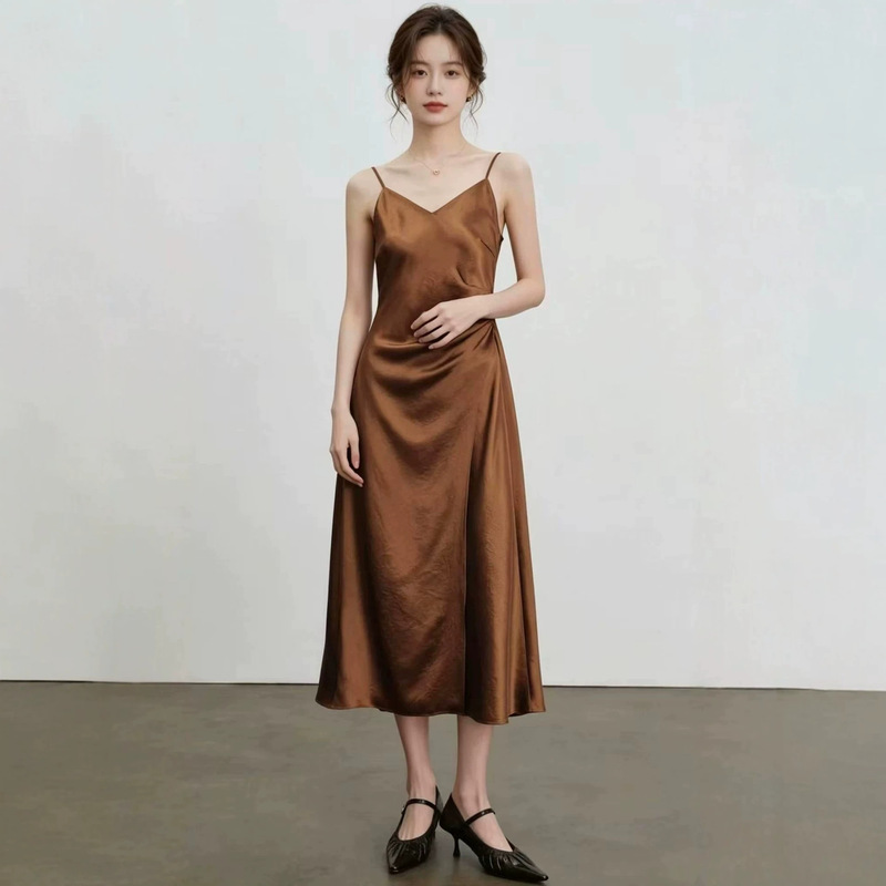 Yi** Mall's Same Style 2026 Early Autumn New Fashion Elegant Slim-Fit V-Neck Strap Long Dress Yi** Mall's Same Style 2026 Early Autumn New Fashion Elegant Slim-Fit V-Neck Strap Long Dress