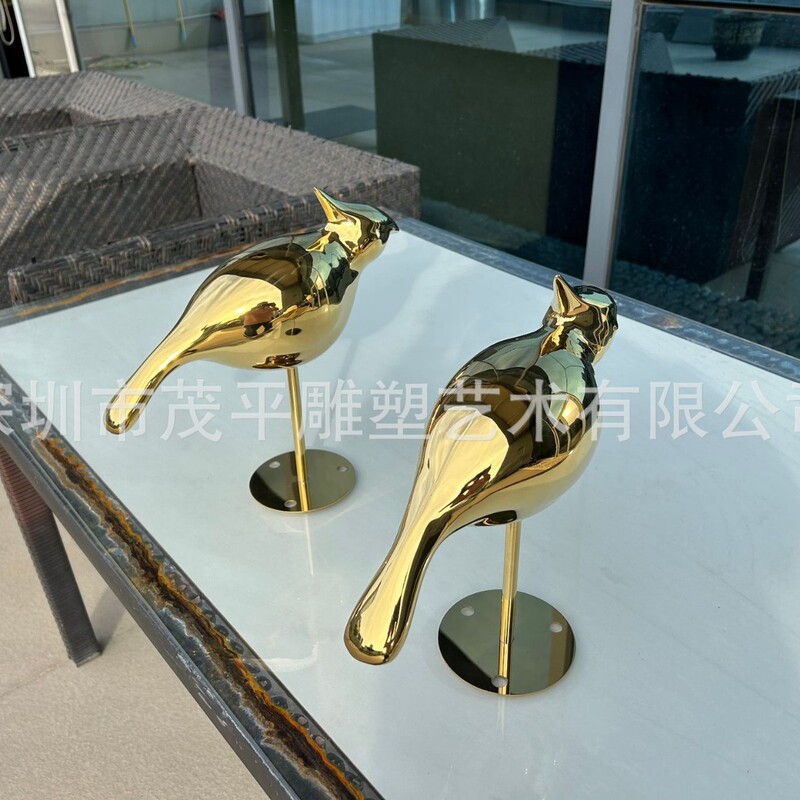 Stainless Steel Bird Sculpture, Flying Bird and Dove Decorative Ornaments, Garden Grass and Green Plant Artificial Flying Bird Art Installation