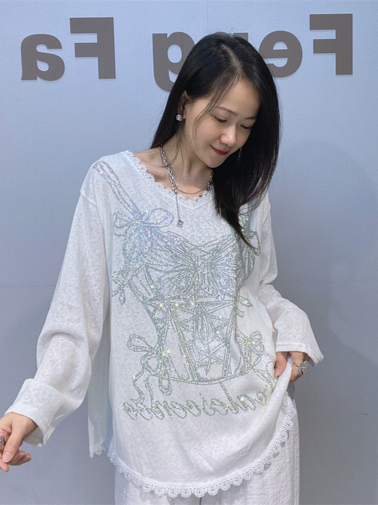 Europa y América transfronterizas ropa de mujer de cuello en V camisa de mangas largas mujeres primavera y otoño encaje empalme industria pesada taladro caliente gran camisa de base image 6