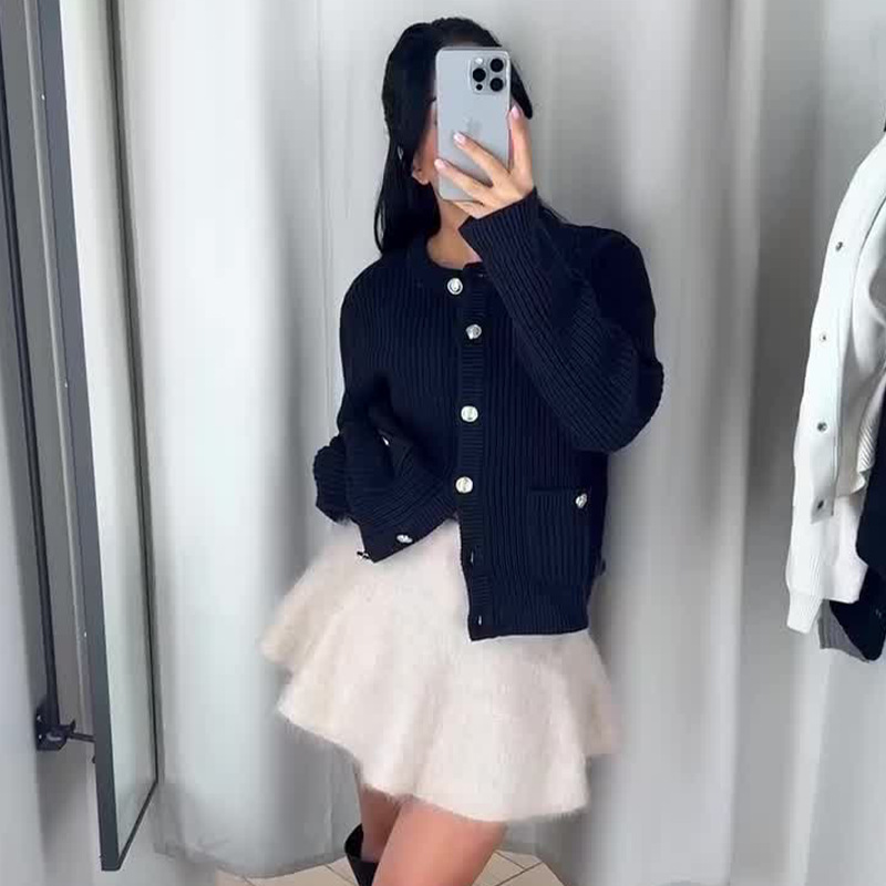 2024 otoño nuevo estilo europeo y americano amazon transfronterizo de mujer de color sólido cuello redondo de botones múltiples chaqueta de jersey delgada image 1