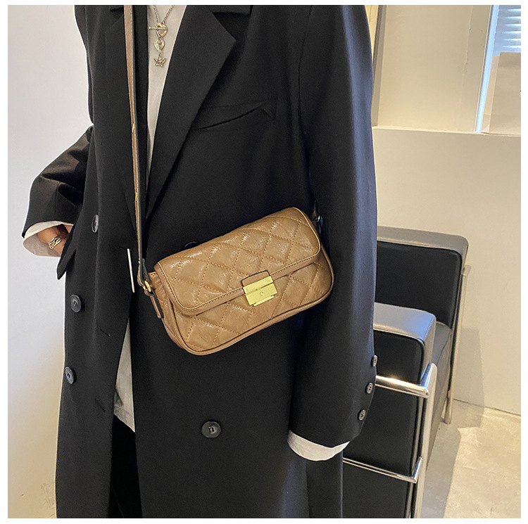 Rhombus Chain Autumn And Winter New Trendy Fashion Messenger Casual Shoulder Bag display picture 1