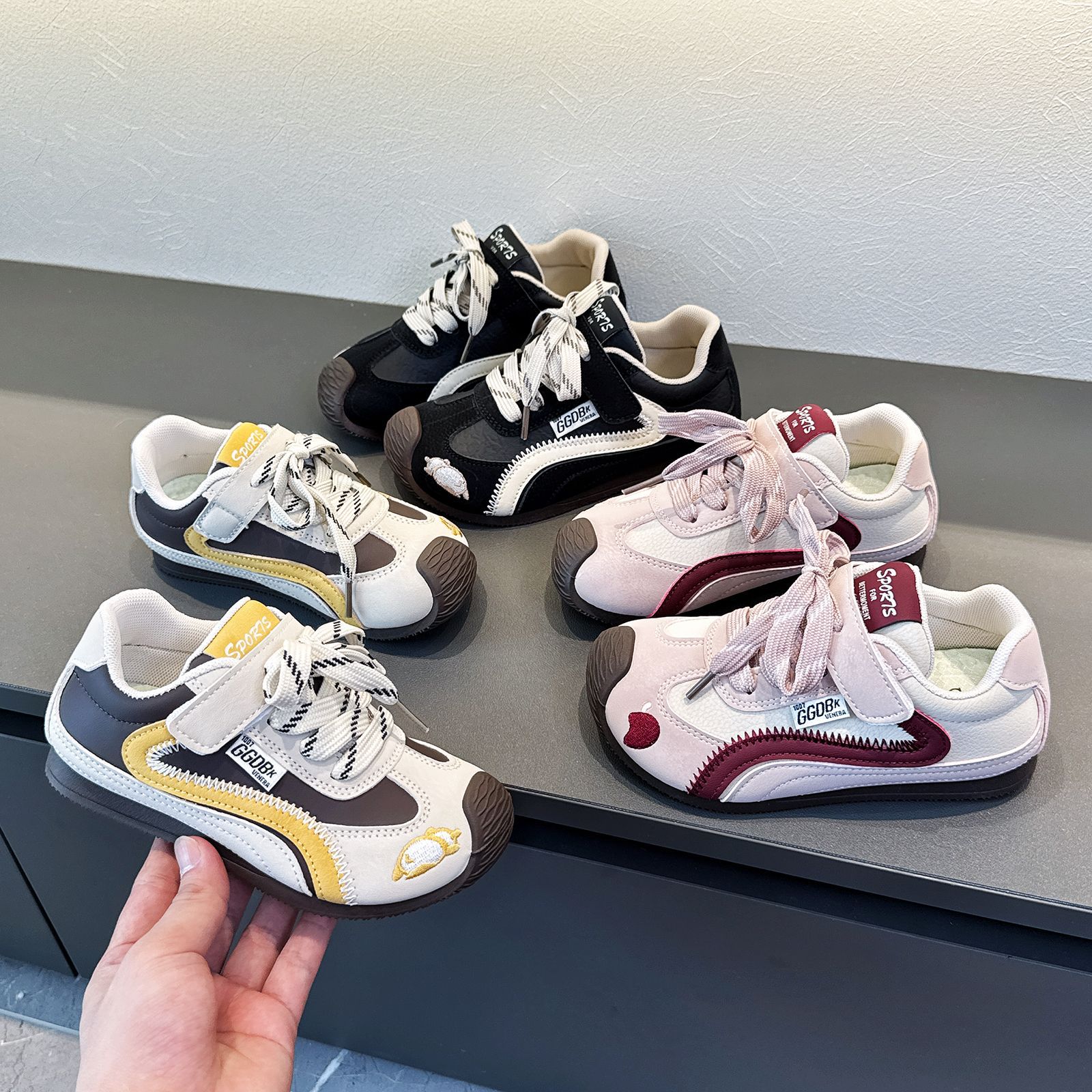 Korean Kidsren's Moral Training Shoes 2025 Autumn and Winter New Versatile Casual Boys' Sports Shoes Little Girls Low-Cut Sneakers Trendy