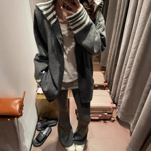 灰色毛衣女海军领秋季穿搭慵懒学院风撞色条纹设计感针织开衫雀珉