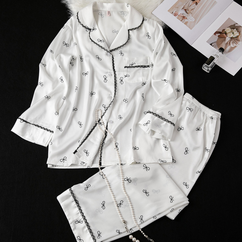 흰색 리본 긴 소매와 바지