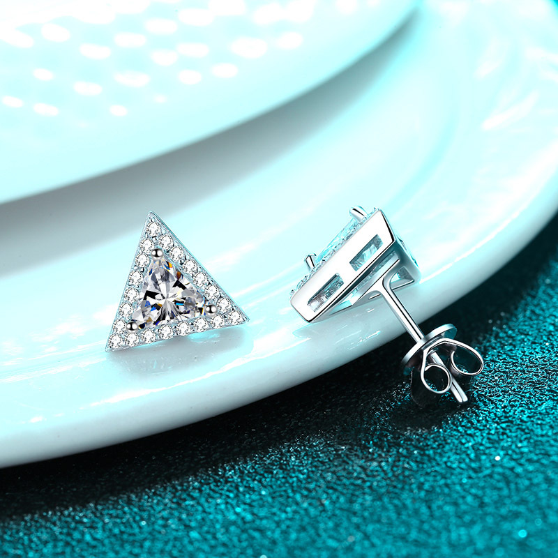 Brincos de argola em prata de lei com moissanite cor d mulher_voghion.com