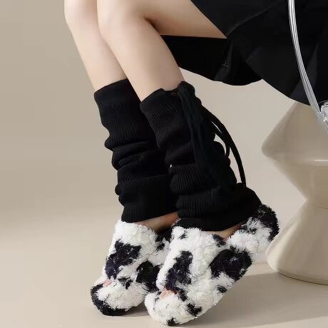 Harajuku style autumn and winter knitted calf socks, leg warmers, sexy women's long socks, JK style mid-calf socks with straps, for a mature and stylish look