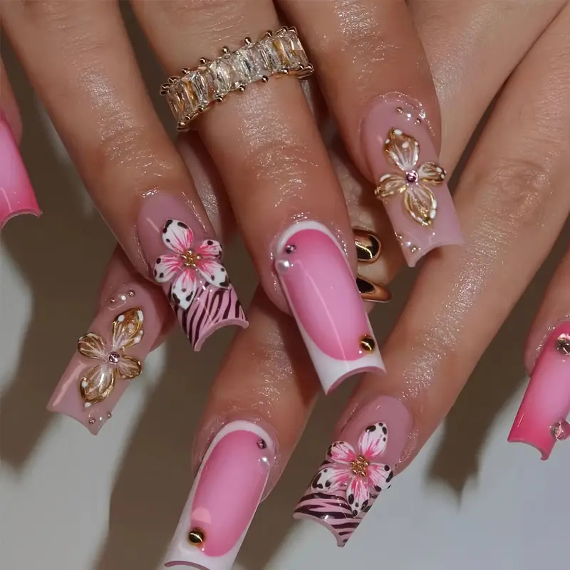 Cross-border selling Europe and the United States to wear a sweet cool leopard flower flash diamond design to wear a finished fake nails can be wholesale Cross-border selling Europe and the United States to wear a sweet cool leopard flower flash diamond design to wear a finished fake nails can be wholesale