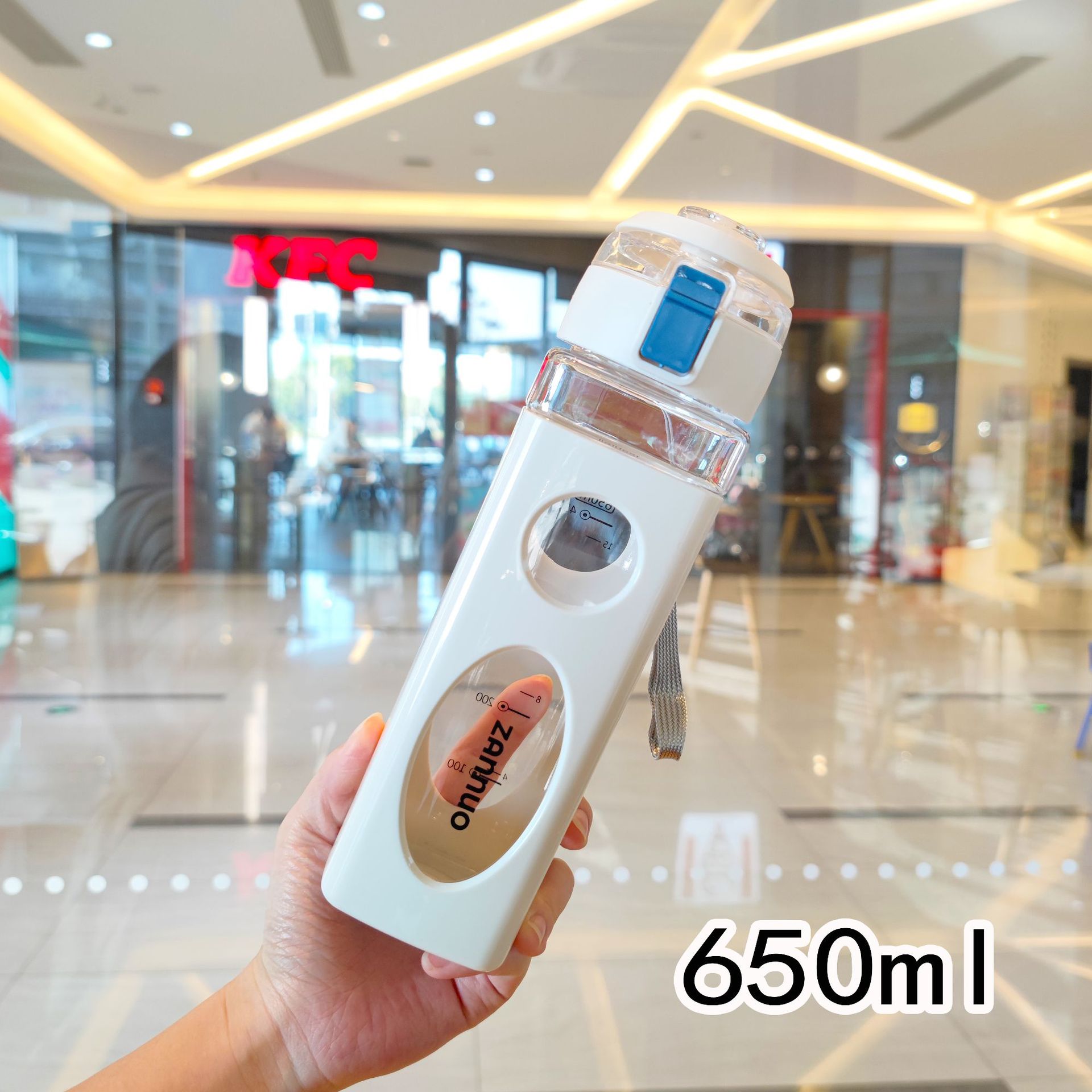 Cubierta elástica de doble capa de verano fácil de sostener cuerda portátil beber taza de plástico escala deportes hervidor de agua estudiantes masculinos y femeninos 650ml