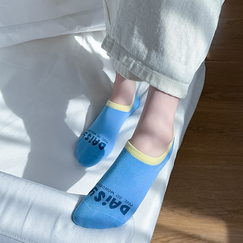 Calcetines de barco de algodón no caen tacones, calcetines cortos de color superficial, absorción de sudor, calcetines transpirables, calcetines de mujer anti-balling, Zhuhai al por mayor.