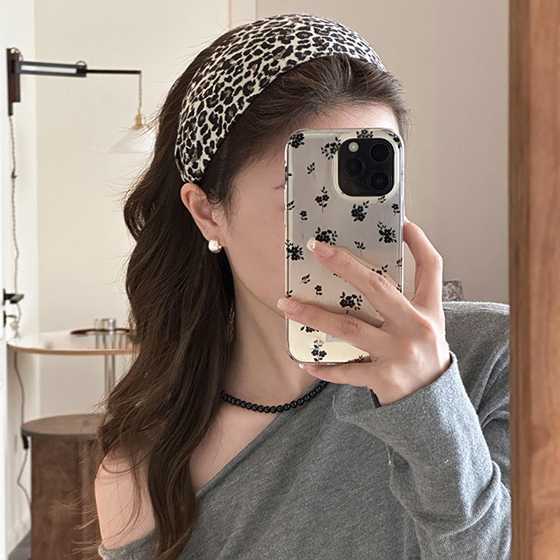 Brede hoofdband met luipaardprint voor dames retro haaraccessoire_voghion.com