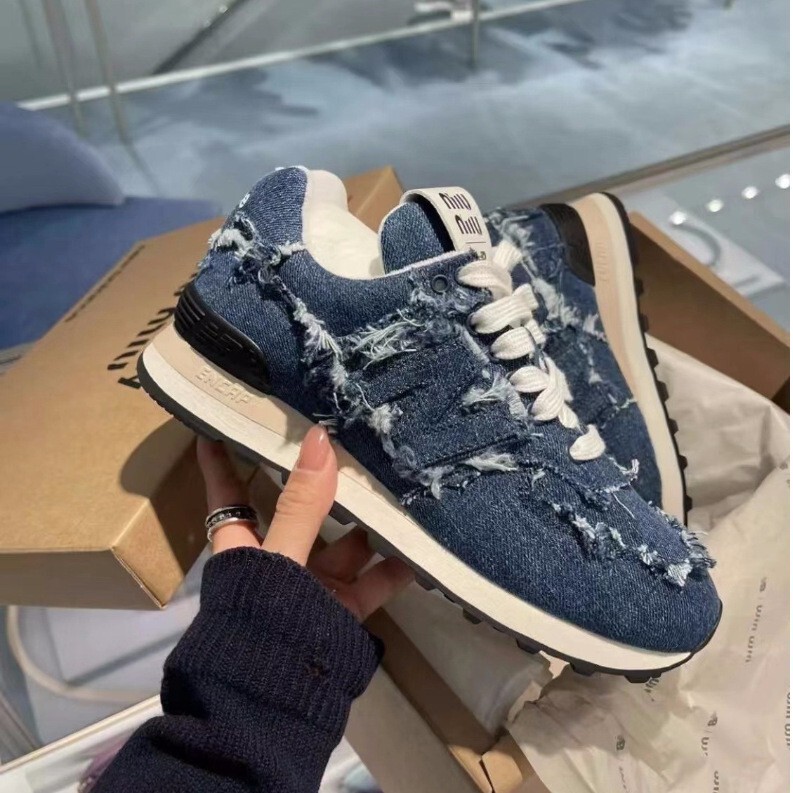 2025Miu Co-Branded 574 Sports Shoes Women's Heightening Thick-Soled Casual Versatile Running Shoes N-Shaped Forrest Gump Shoes