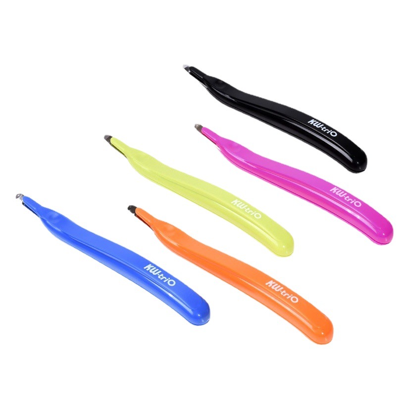 Puede obtener un excelente dispositivo de extracción de uñas para quitar grapas