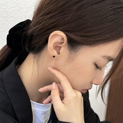 black zircon have more cash than can be accounted for Ear line Round face Show thin ins senior temperament girl student Ear Studs 925 Silver wholesale