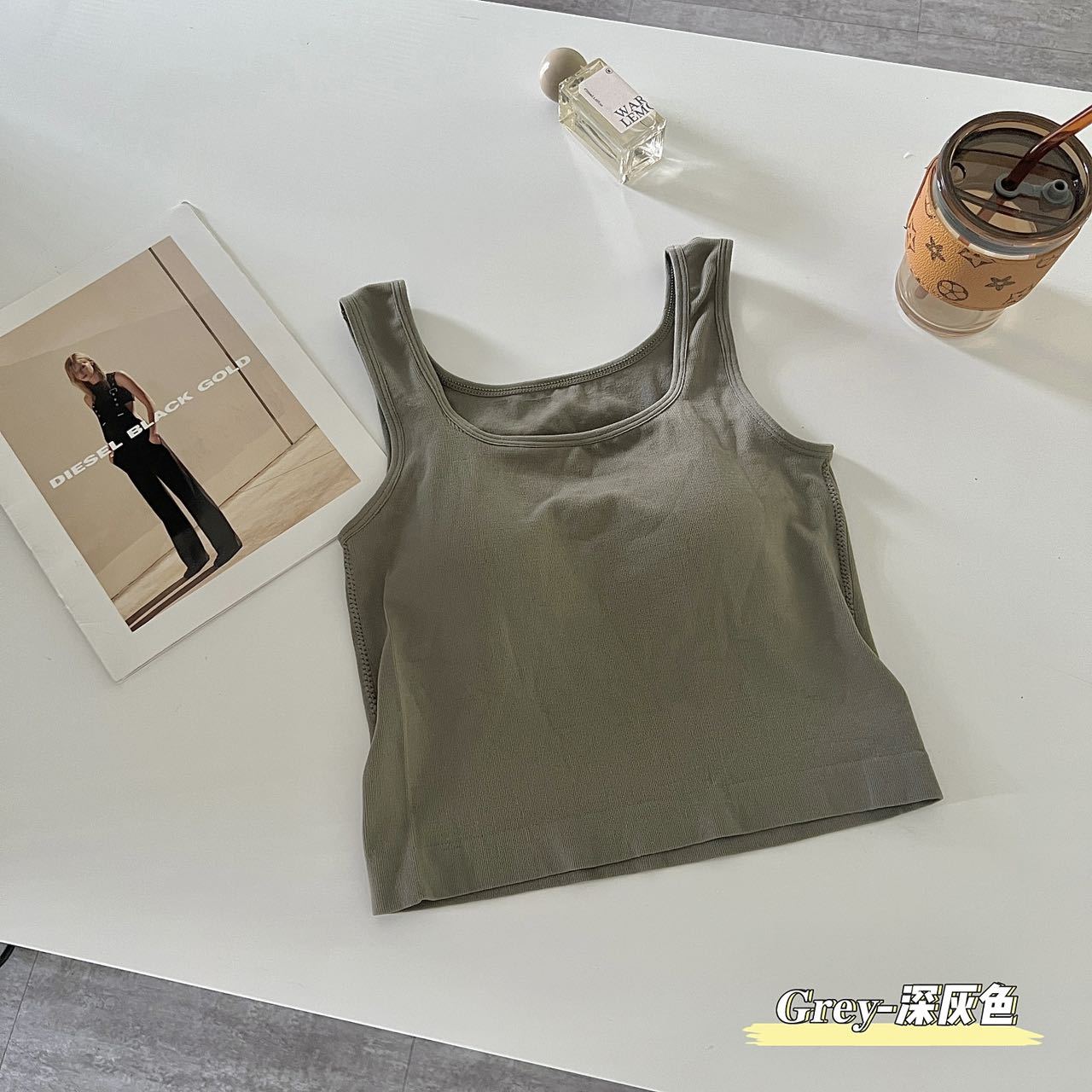 Camisola de las mujeres taza fija con almohadilla en el pecho primavera y verano nuevo tubo superior ropa interior corta deportes belleza volver tocar fondo superior moda