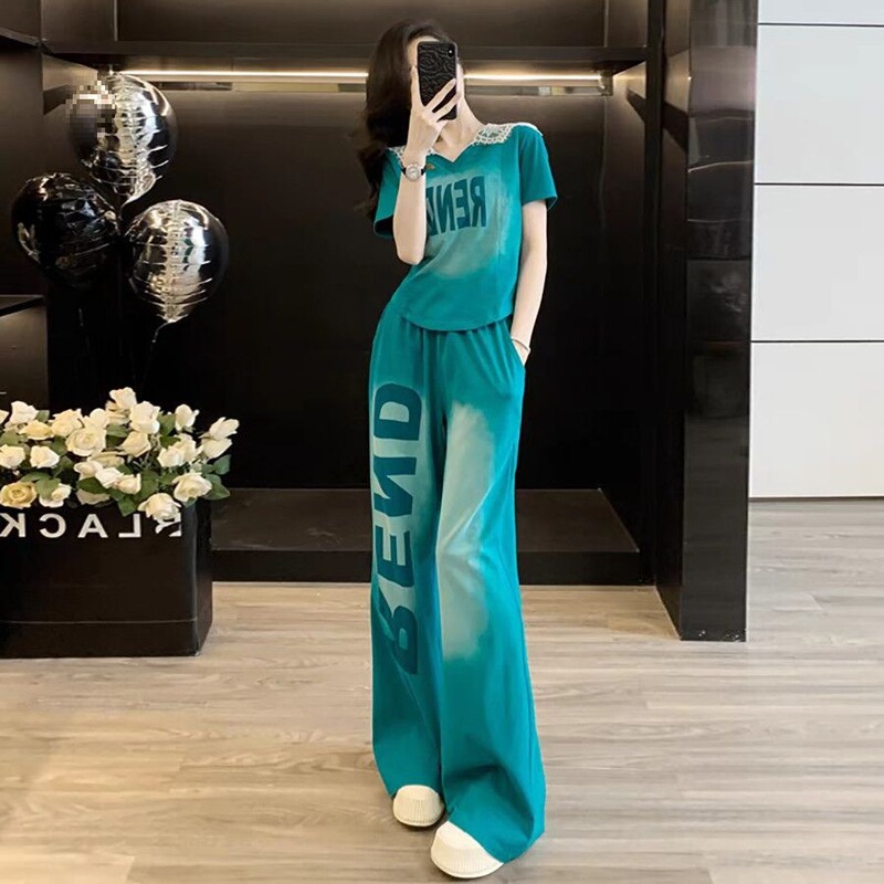 Trendy Casual 2025 Fashion Two-Piece Set with Hooded Tie-Dye Top and Wide-Leg Pants, Short-Sleeve Korean-Style Sports Suit for Women Trendy Casual 2025 Fashion Two-Piece Set with Hooded Tie-Dye Top and Wide-Leg Pants, Short-Sleeve Korean-Style Sports Suit for Women