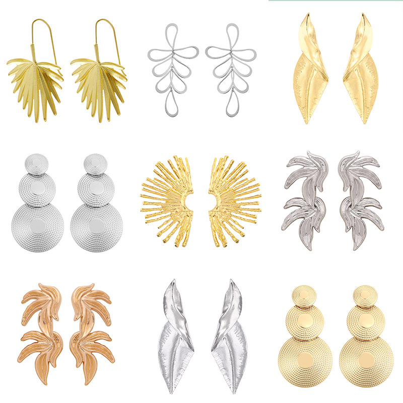 18g Weight Earrings Classification 1 Pair Quantity Daily Occasion Alloy Material Leaf, Round Pattern Women'S Gender Irregular Design Retro Style 1 Pair Retro Leaf Round Irregular Alloy Earrings 无