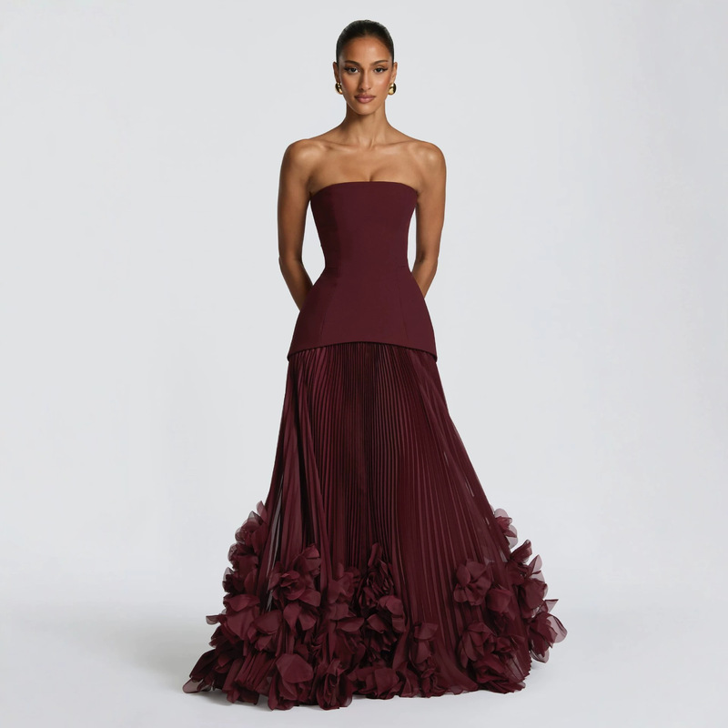 Foreign trade Amazon European and American style strapless waist-cinching long evening dress with three-dimensional petals, pleated large hem, and train Foreign trade Amazon European and American style strapless waist-cinching long evening dress with three-dimensional petals, pleated large hem, and train