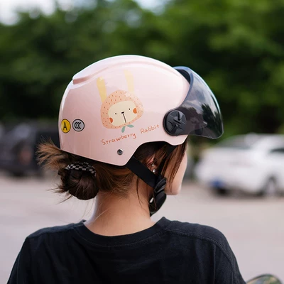 Motosiklet kaskı (dəbilqə) Helmet for All Seasons
