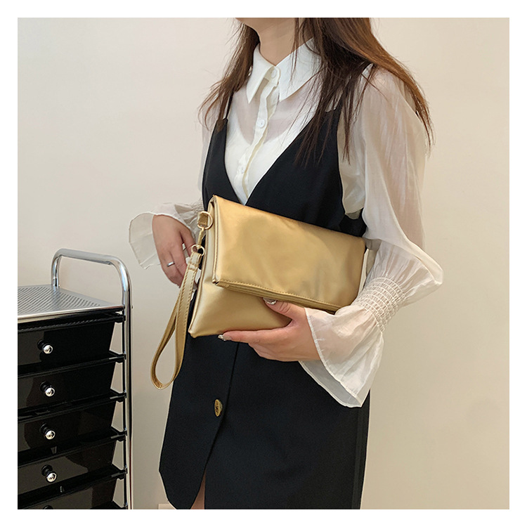 Women's Small All Seasons Pu Leather Solid Color Fashion Square Magnetic Buckle Clutch Bag display picture 3
