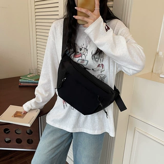 简约纯色软面斜挎包女2026新款轻便户外饺子包超火休闲小包包外贸