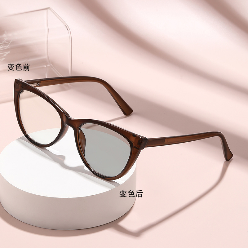 Sensación de luz, cambio de color, anti-luz azul, ojo de gato retro transfronterizo, pierna de resorte, miopía sin maquillaje, gafas de miopía ultraligeras de moda image 2