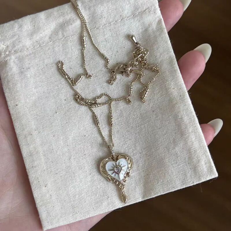 "Twilight Breeze" Palace-style Coffee Gold Eagle Flower Heart Necklace French Retro Elegant High-end Clavicle Chain "Twilight Breeze" Palace-style Coffee Gold Eagle Flower Heart Necklace French Retro Elegant High-end Clavicle Chain