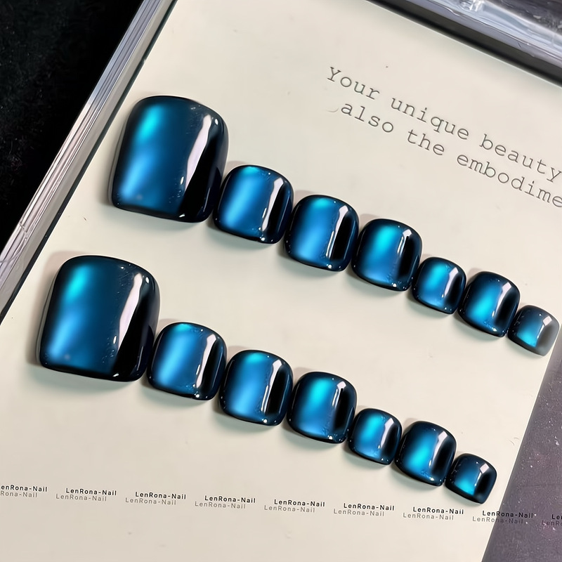 Toenails Melbourne Blue Highlights White Feet 2026 Summer New Style Dazzling Deep Sea Blue Cat Eye Toenail Tips