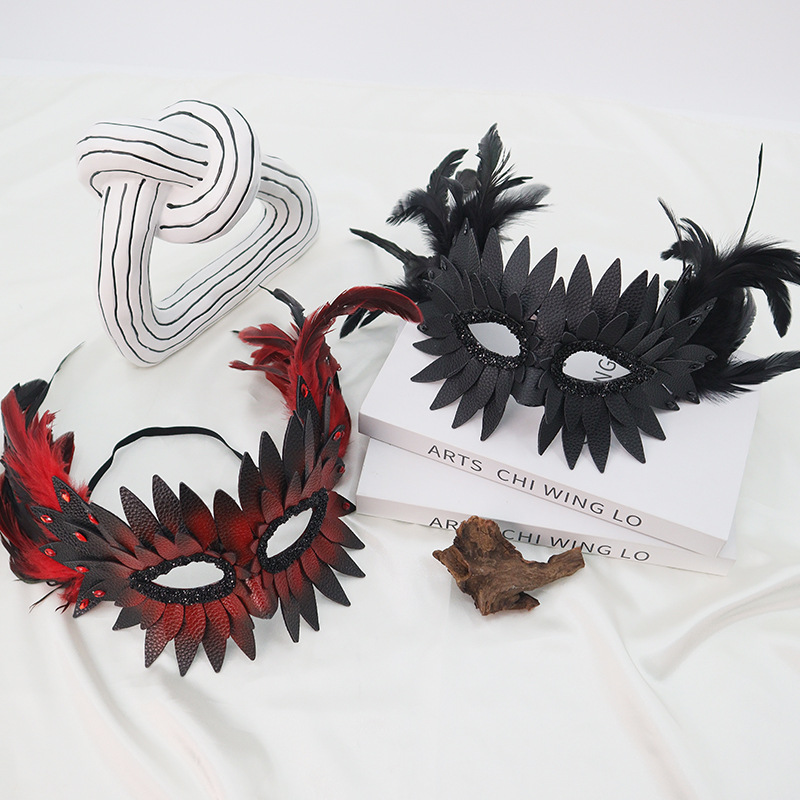 Halloween de alta calidad mitad cara cuero plumas pico de baile máscaras de fiesta accesorios bar interesantes para adultos