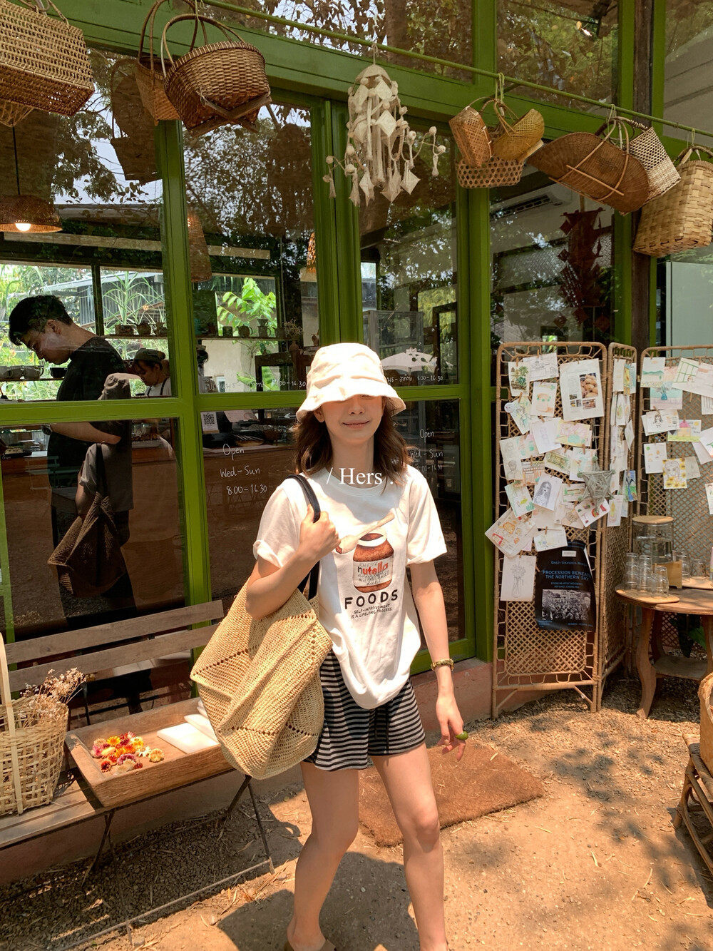 Áo thun nữ cổ tròn in họa tiết sô-cô-la hoạt hình, phong cách Hàn Quốc, form rộng suông — trắng ngà, màu xám, màu mơ chi tiết 11