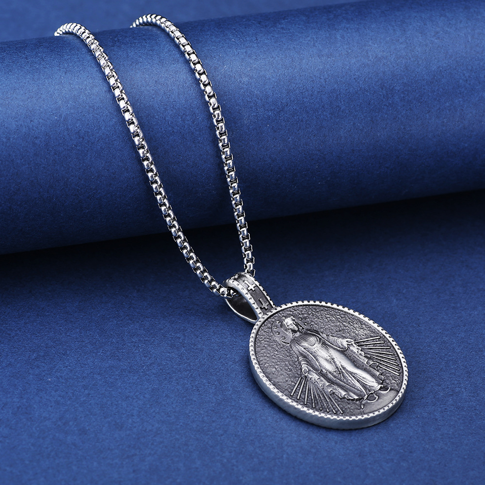 Retro Pendant Necklace Image 5