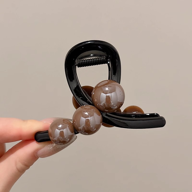 Elegante pinza de perlas de temperamento pinza de tiburón mediana pinza para el cabello mujer 2025 nuevo sombrero de clip de cabeza de sentido avanzado