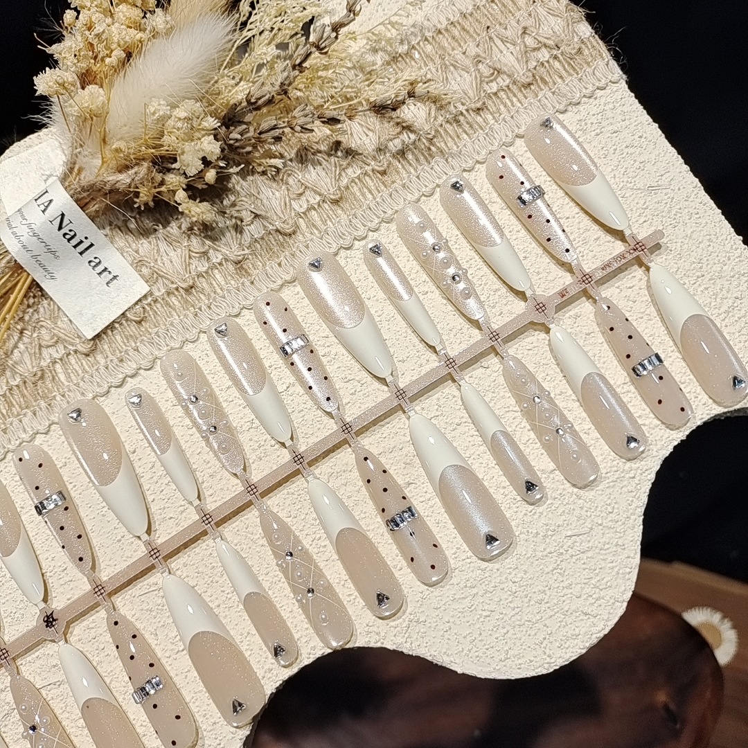 【Milky White Princess】Thin Pointed Wearable Nails for Spicy Girls, Light Luxury, Sweet and Pure Desire, Large Rhinestones, High-End Elegance, Brightening Manicure
