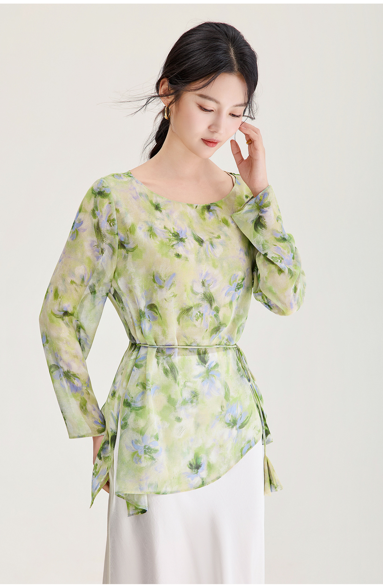 Áo sơ mi nữ chất liệu voan mỏng nhẹ, họa tiết in không đều, tay ngắn mùa hè — Trang chủ chi tiết 2