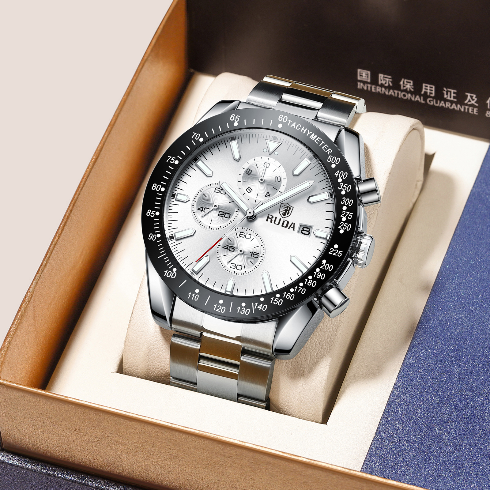 흰색 표면을 가진 강철