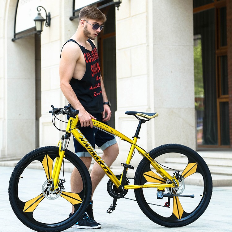 Fábrica al por mayor 26 pulgadas bicicleta de montaña adulto velocidad variable bicicleta regalo bicicleta de una sola pieza entrega