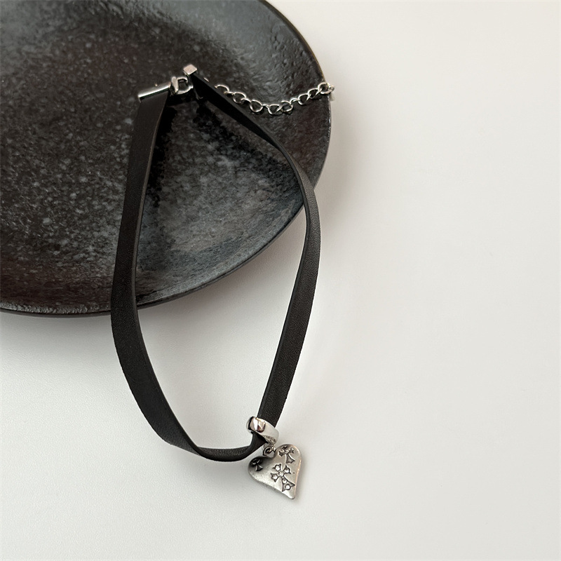 가죽 크로스 러브 넥 체인
