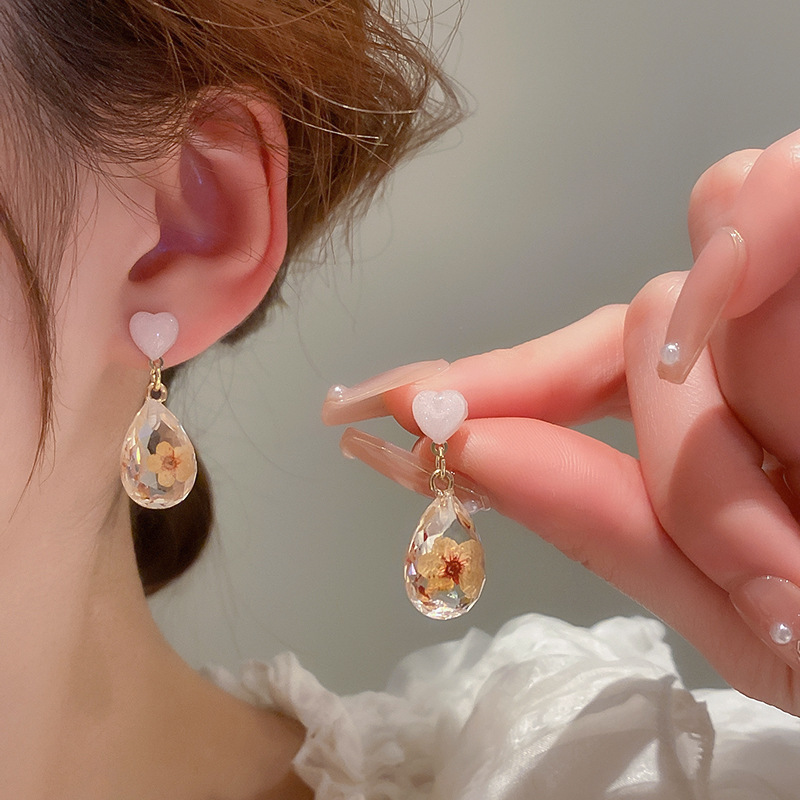 37g Weight Crystal, Rhinestones, Pearl Inlay Material Drop Earrings, Ear Studs Classification 1 Pair Quantity Daily Occasion 1 Pair Sweet Heart Shape Flower Copper Plating Inlay Crystal Rhinestones Pearl Drop Earrings Ear Studs