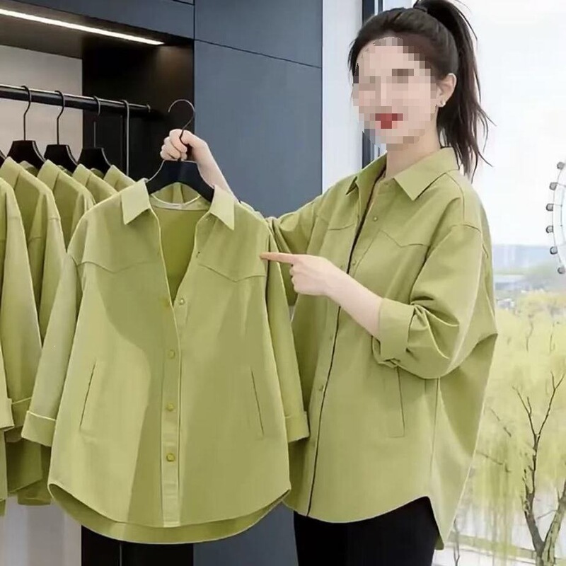 Elegant and High-End Green Collared Shirt for Women, Designed for Spring and Autumn, with Buttons and a Loose Fit That Hides the Belly