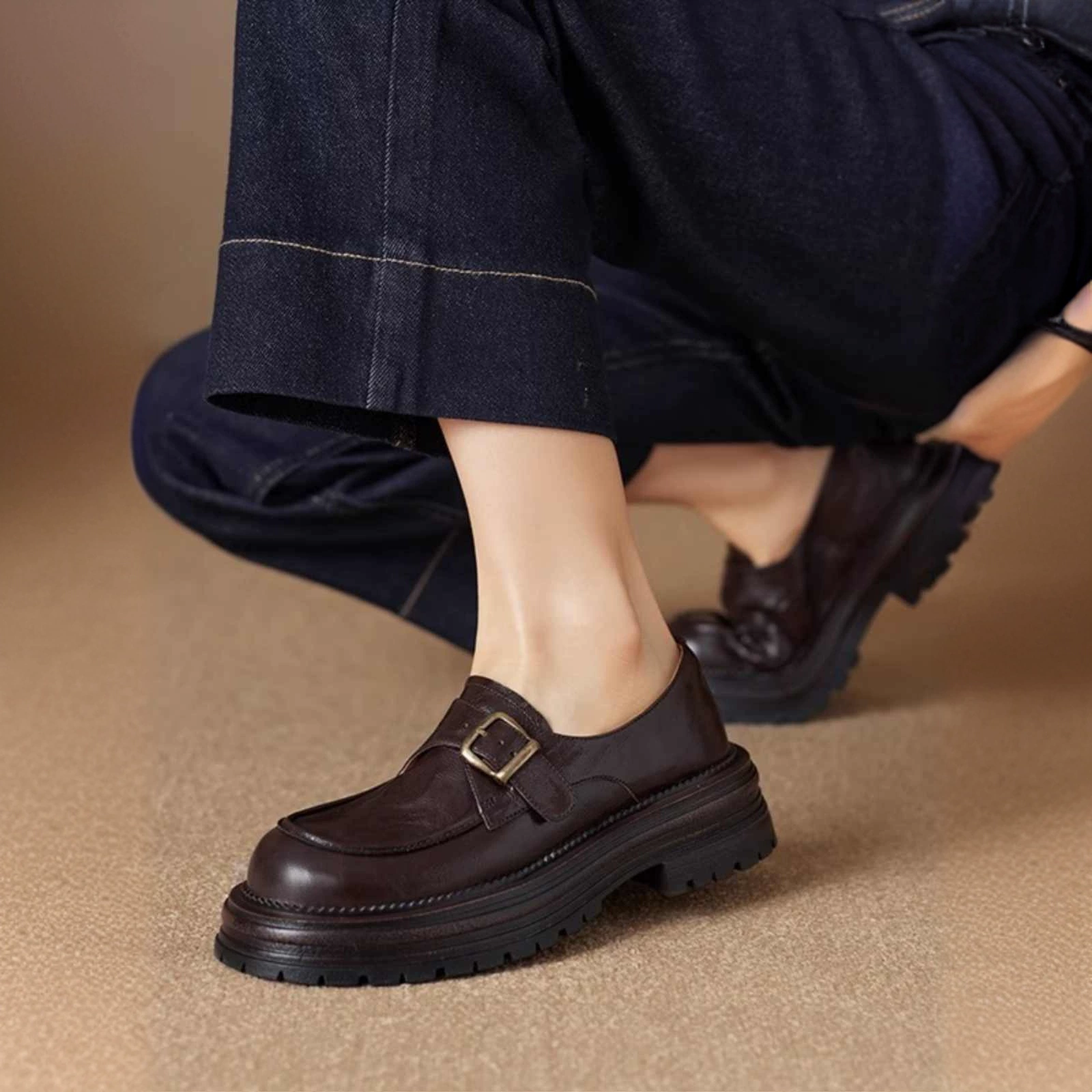 Мягкая кожаная обувь Lefu с толстой подошвы женские весна и осень 2025 новая кожа британский стиль черный одиночные туфли ручной работы мягкие подошвы 7822