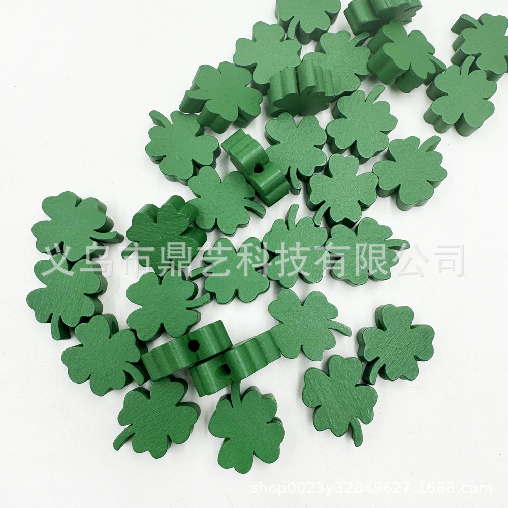 卸売りプリント木珠アイルランド日木珠クローバー四葉草形散珠diyビーズアクセサリー部品