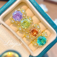 国境を越えて起爆した八角形千年薔薇切紫ドリル指輪の女性金は高炭素ドリルバラリンゴ緑指輪をはめ込んだ